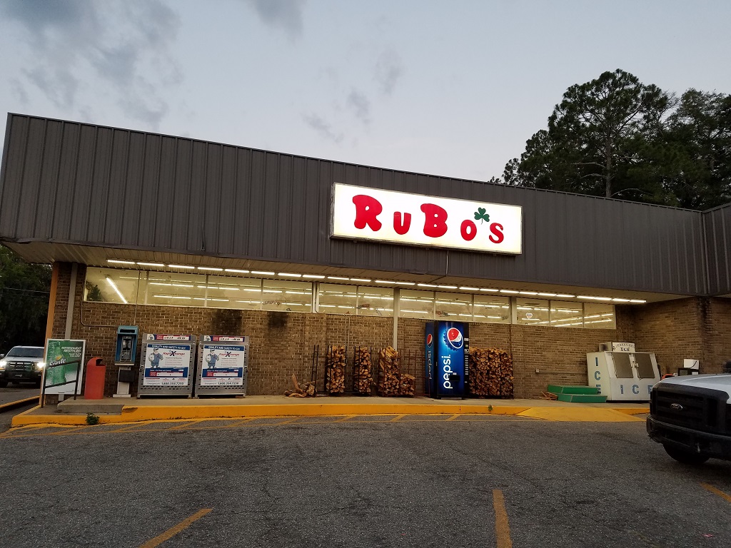 rubos-outdoor-lighting-and-sign-after-2016-06-24-20-49-57